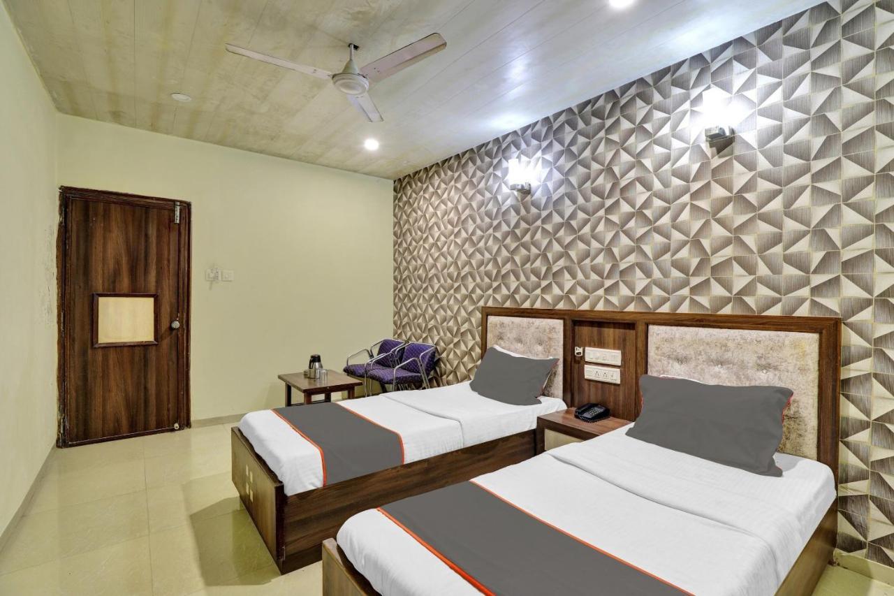 Collection O 82926 Hotel Royal Plaza Ahmedabad Exterior photo